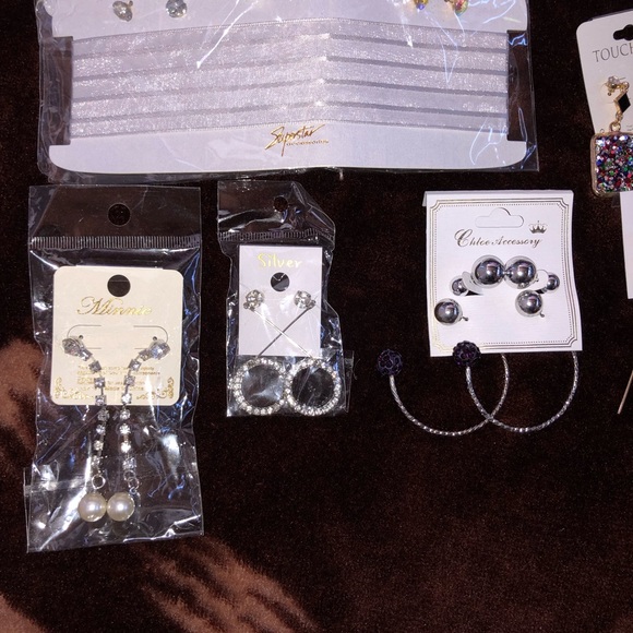 FREE GIFTS W/PURCHASE! - Picture 3 of 5